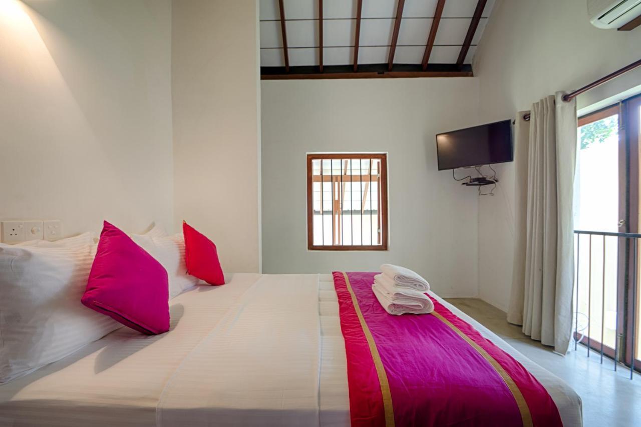 Bed and Breakfast Om Shambhala Colombo Exterior foto