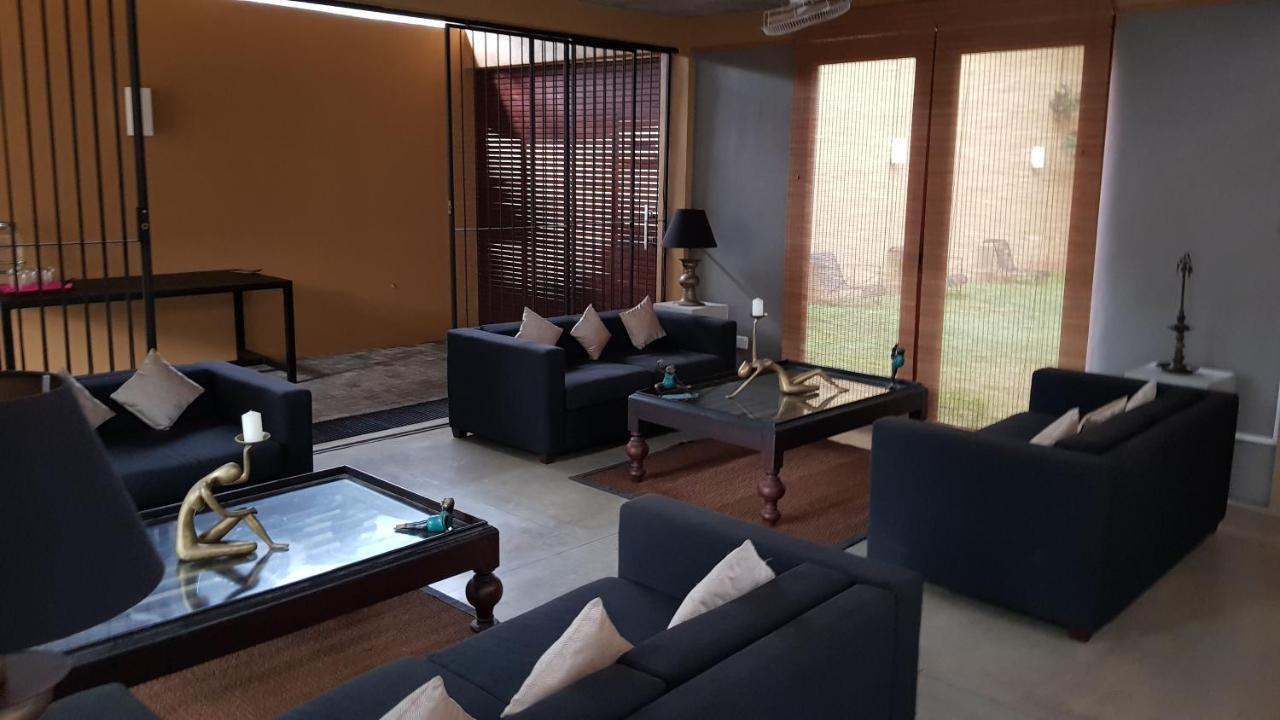 Bed and Breakfast Om Shambhala Colombo Exterior foto